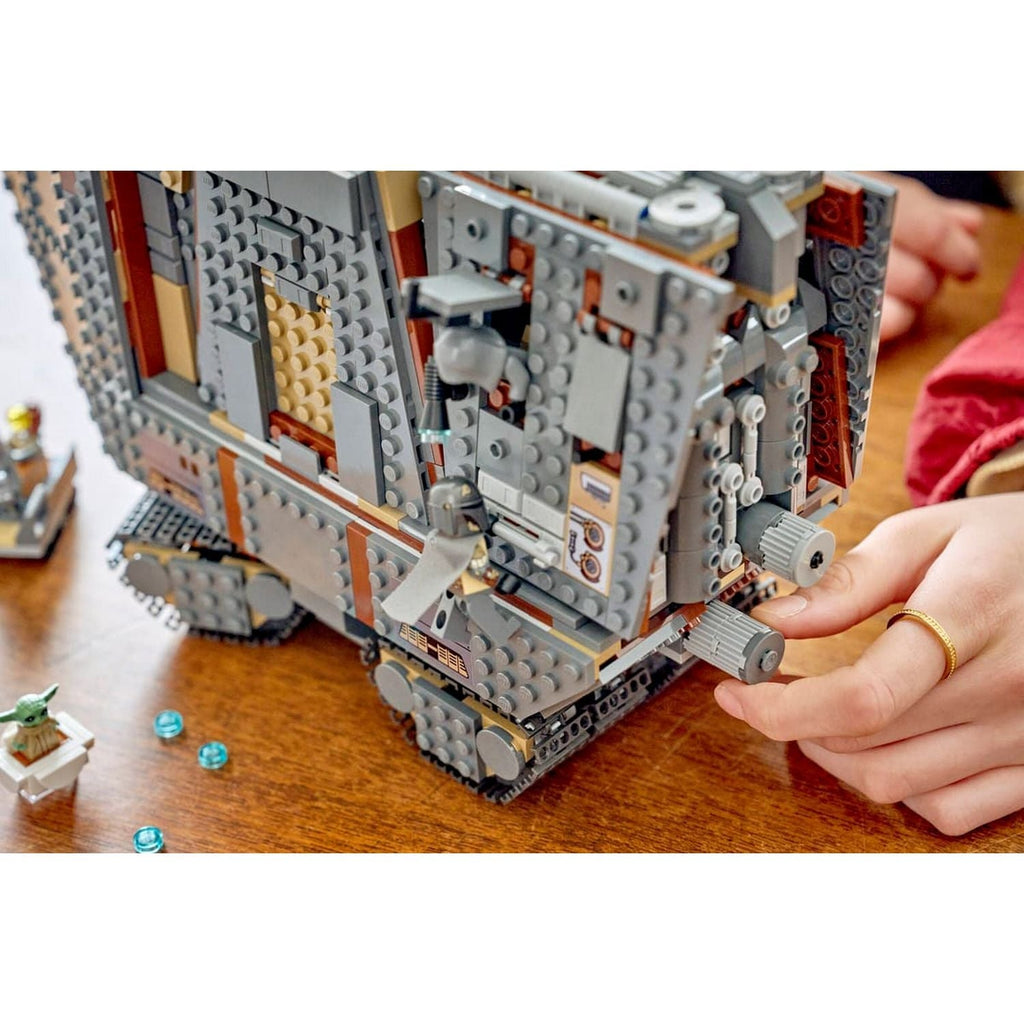 LEGO Offworld Sandcrawler and Mudhorn 75453